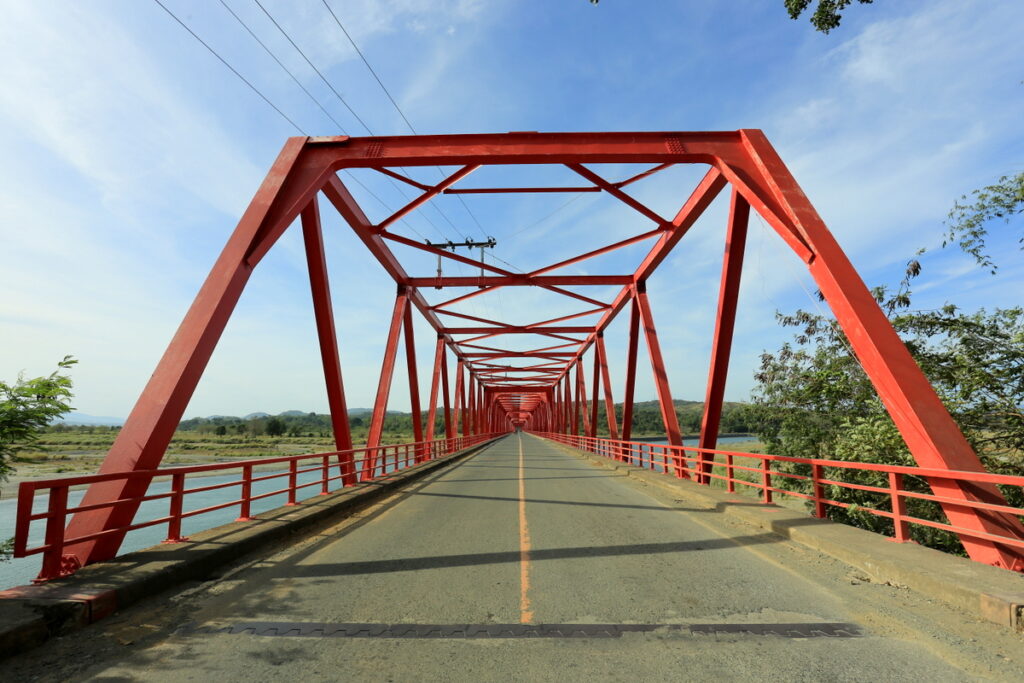 Don Mariano Marcos Bridge, Dolores, Abra