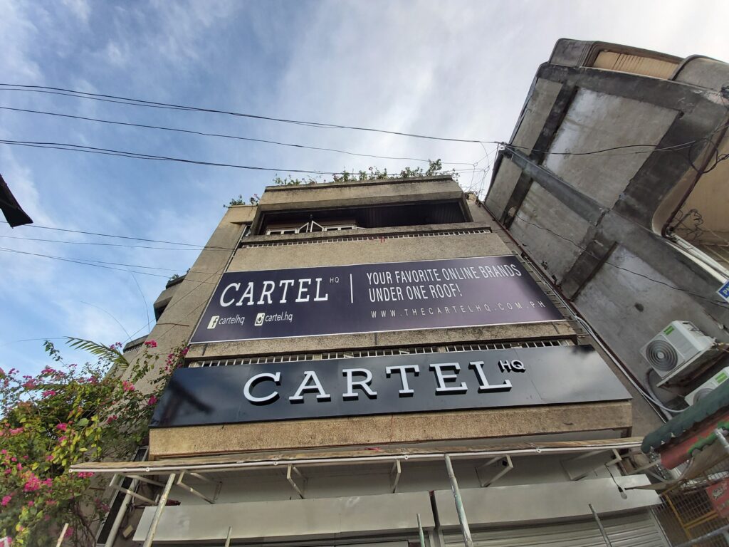 Cartel HQ Santiago2